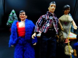 lot 18 dollhouse dolls 5 a